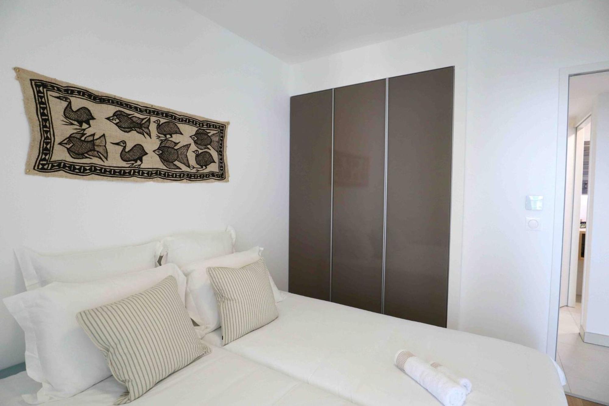 Sun Paradise Seaview&terrace Parking&pool Apartment
